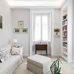 Easylife - Elegante Con Terrazzo In Cinque Giornate