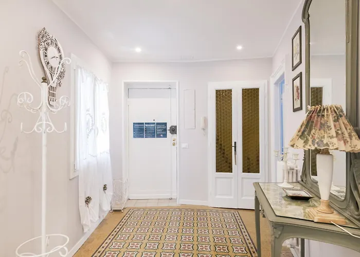 Easylife - Elegante Con Terrazzo In Cinque Giornate